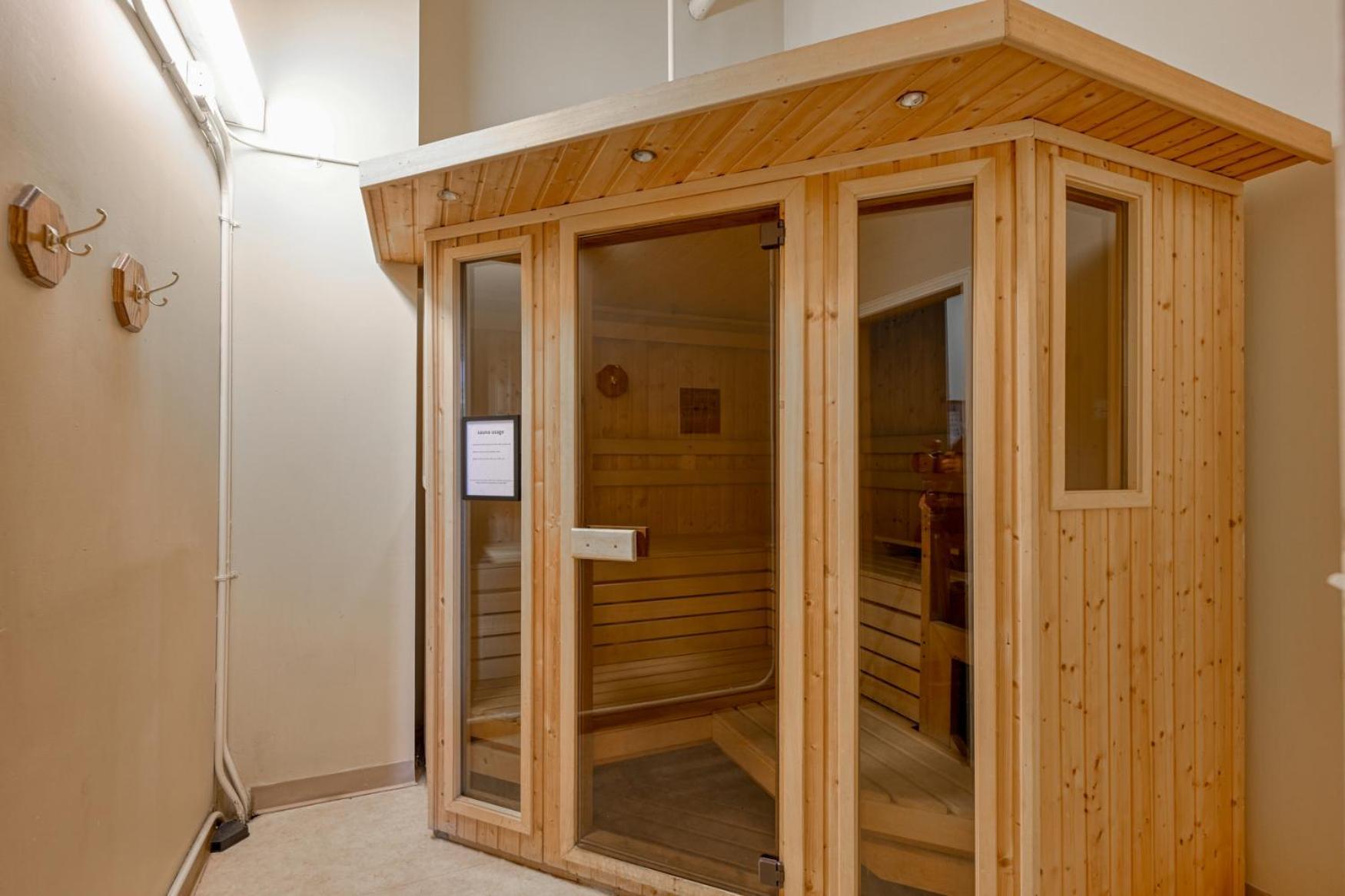 2 Bath Prkg+Gym+Sauna Perk Plaza +30 Day Кливланд Екстериор снимка