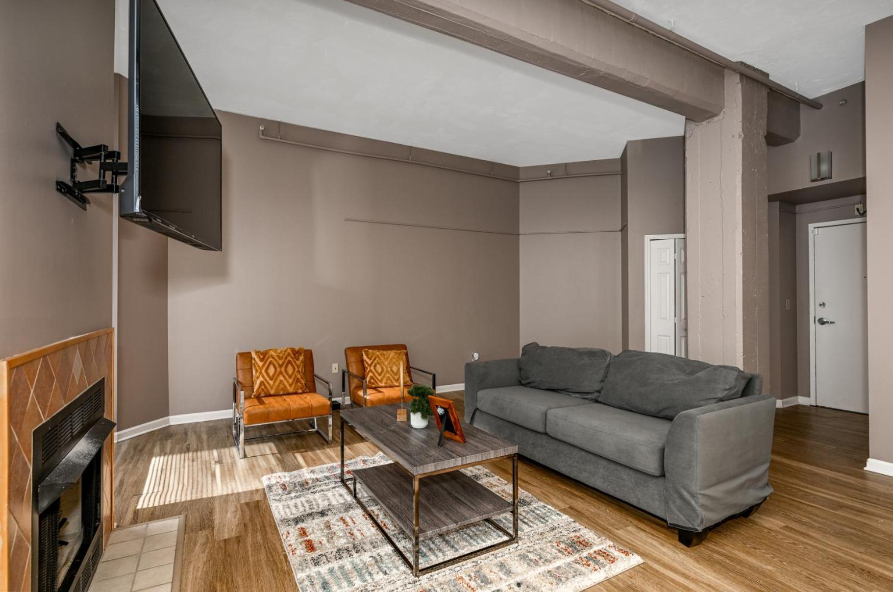 2 Bath Prkg+Gym+Sauna Perk Plaza +30 Day Кливланд Екстериор снимка